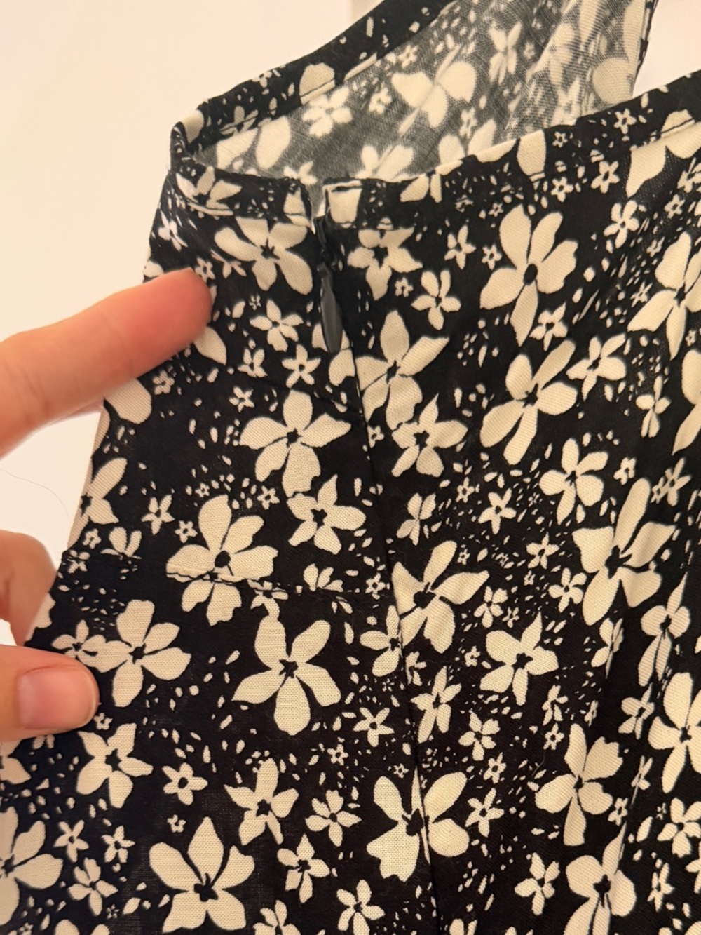 August Cole Love Midi Dress - Black Floral - Picture 5 of 5